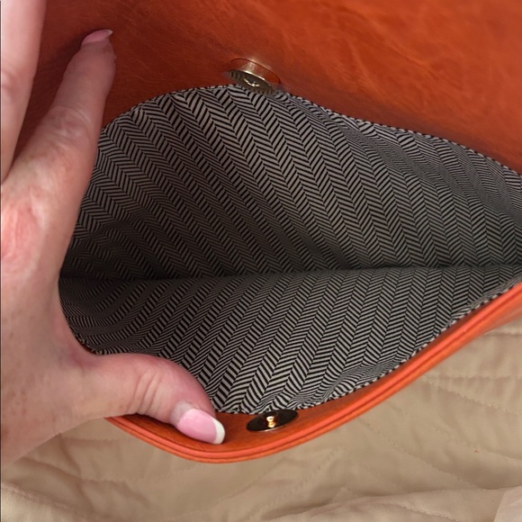 Brand NEW Stylish Orange Crossbody Bag - Picture 3 of 7